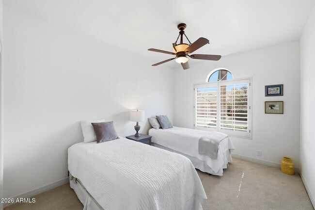 Building Photo - 7642 E Hartford Dr