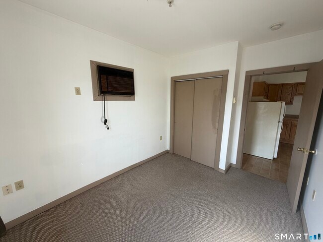 Building Photo - 277 N Main St