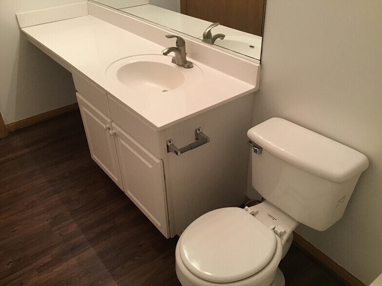 Building Photo - 21343 Earhart Ct