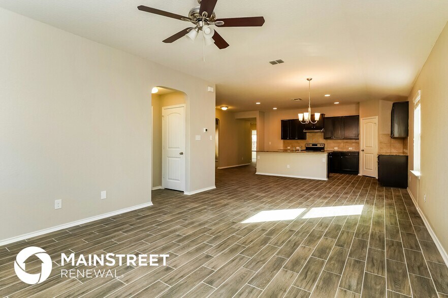 Building Photo - 1723 Aspen Silver