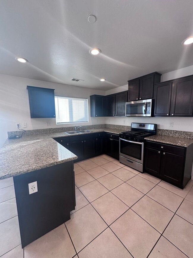 Building Photo - 509 Chapultepec Ave