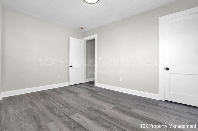 Building Photo - 70 N Powell Ave