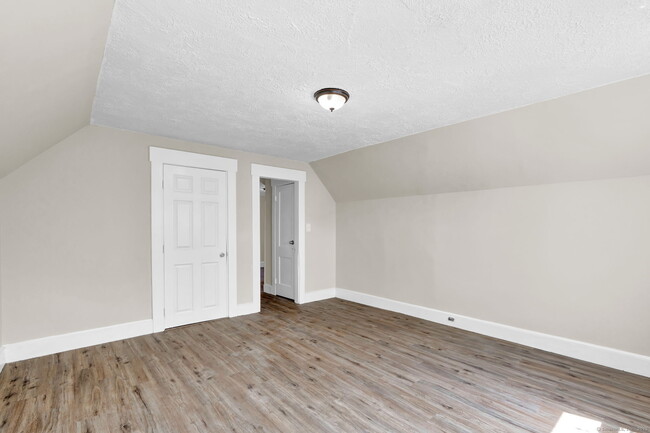 Building Photo - 253 Chatham St