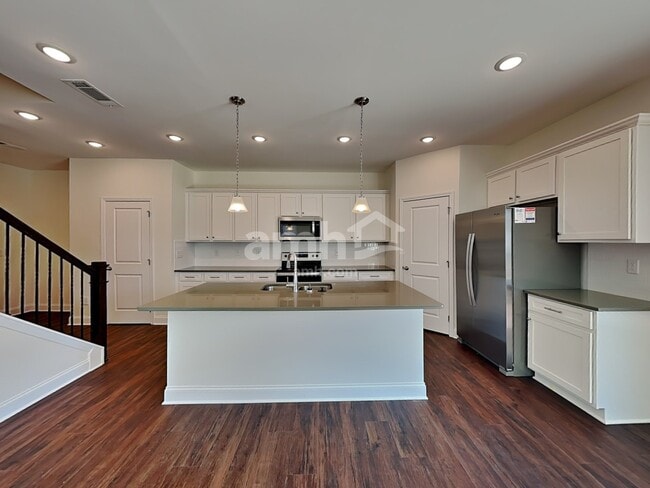 Building Photo - 5243 Blue Mountain Dr