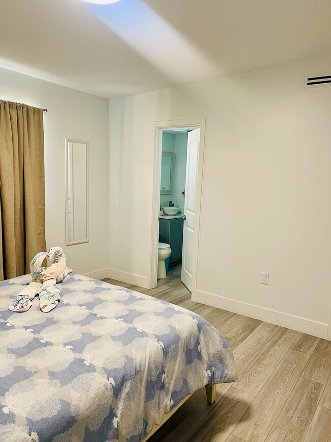 Building Photo - 237 2nd Rd