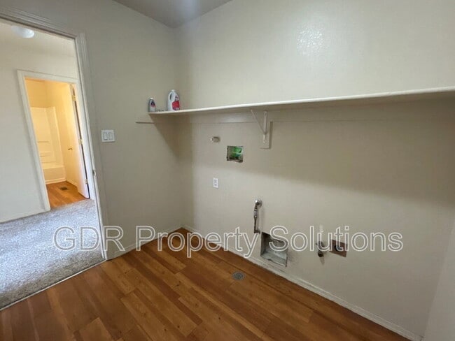 Building Photo - 716 Mesa Del Rio St NW