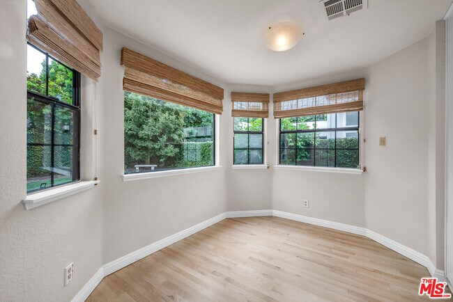 Building Photo - 7517 W 81st St