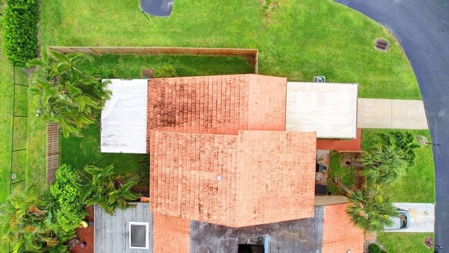 Building Photo - 11063 Oakdale Rd