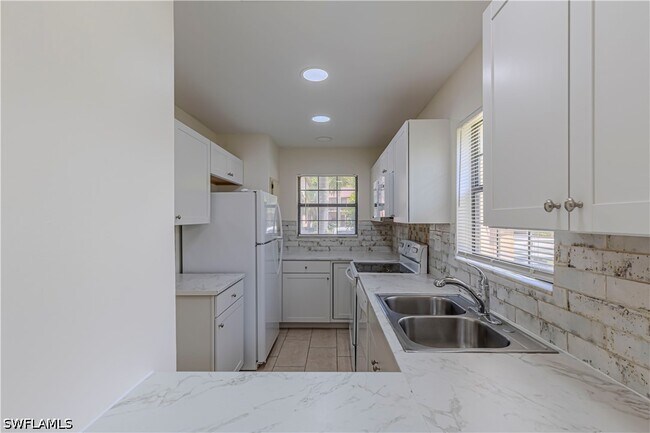 Building Photo - 5343 Treetops Dr