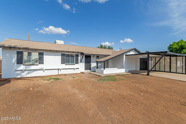 Building Photo - 9033 N 15th Dr