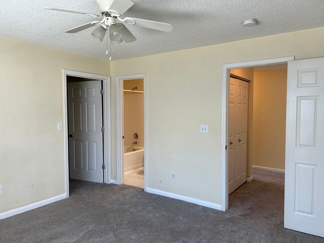 Building Photo - 3741 Block House Way