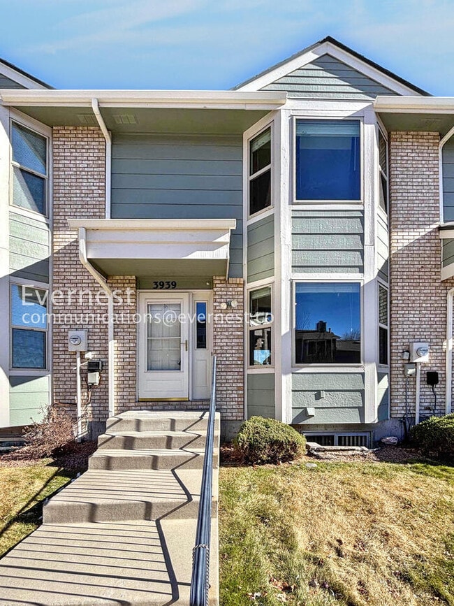 Building Photo - 3939 Smoke Tree Dr