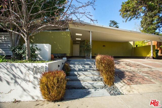 Building Photo - 7561 Lolina Ln