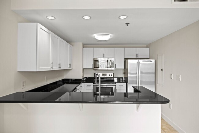 Building Photo - Gallery Place Large Studio | 1 Bath | 660 Sf