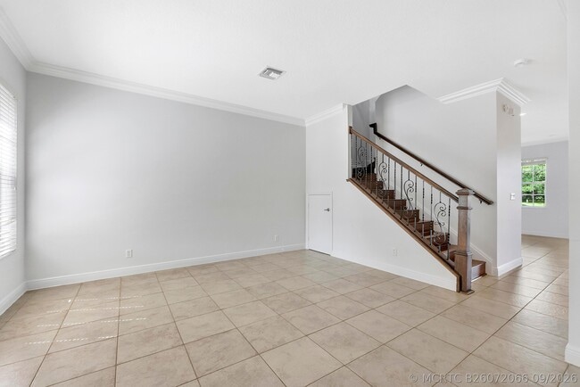 Building Photo - 3505 Lakeside Dr