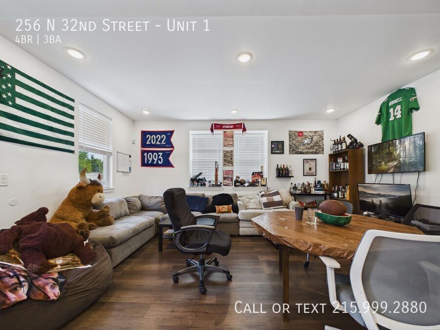 Building Photo - 256 N 32nd St