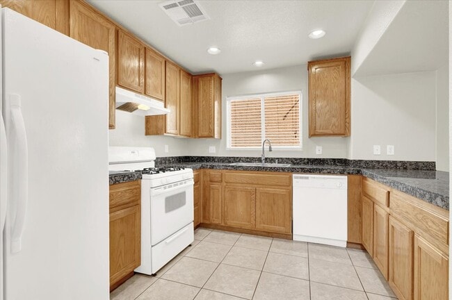 Building Photo - 6909 Graceful Cloud Ave