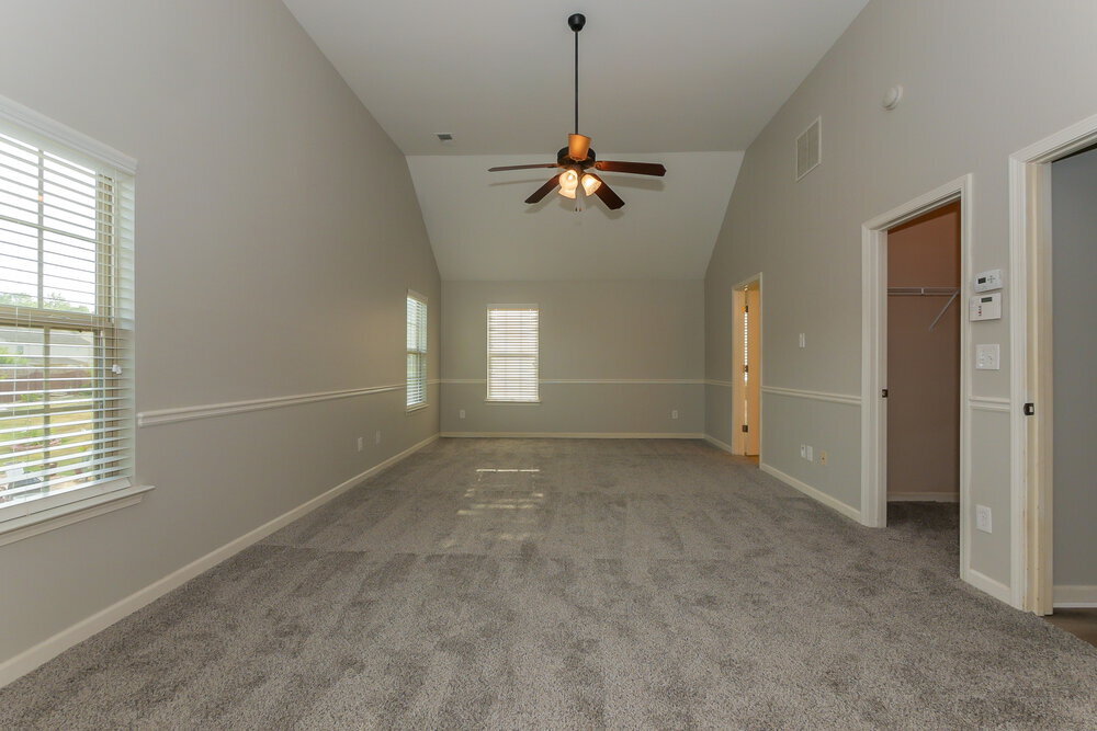 Building Photo - 215 Madison Grace Ave