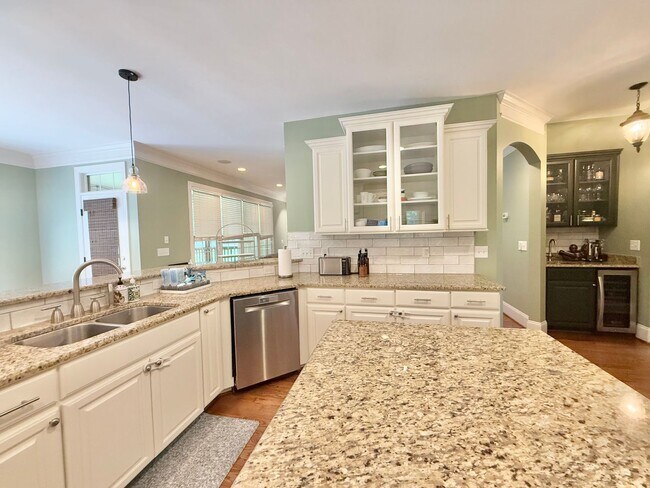 Building Photo - Luxurious 4BD, 3.5BA North Raleigh Home on...