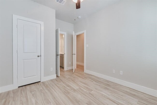 Building Photo - 7713 Rainbow Cl