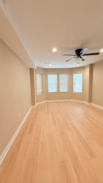 Building Photo - 4901 W Parker Ave