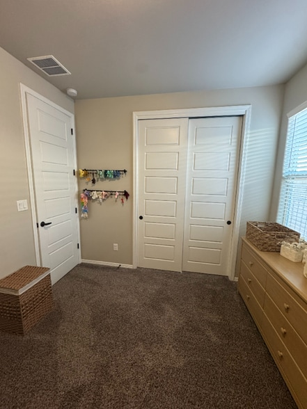 Building Photo - 704 Amatista Lp SE