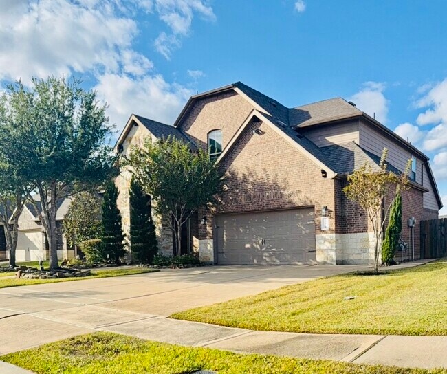 Building Photo - 23410 Bracino Lake Dr