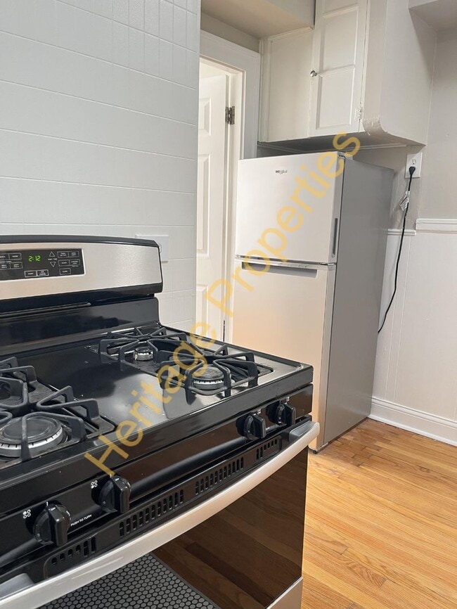 Building Photo - Freshly Updated Southampton 1 Bedroom