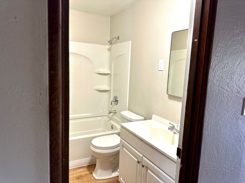 Building Photo - 8311 Bridgeport Way SW