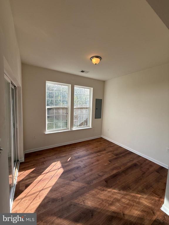 Building Photo - 120 Woodman Ct