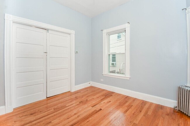 Building Photo - 86 Edwards St