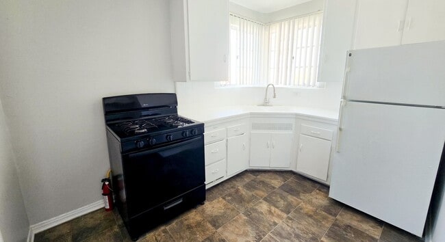 Interior Photo - 478 Landfair Ave
