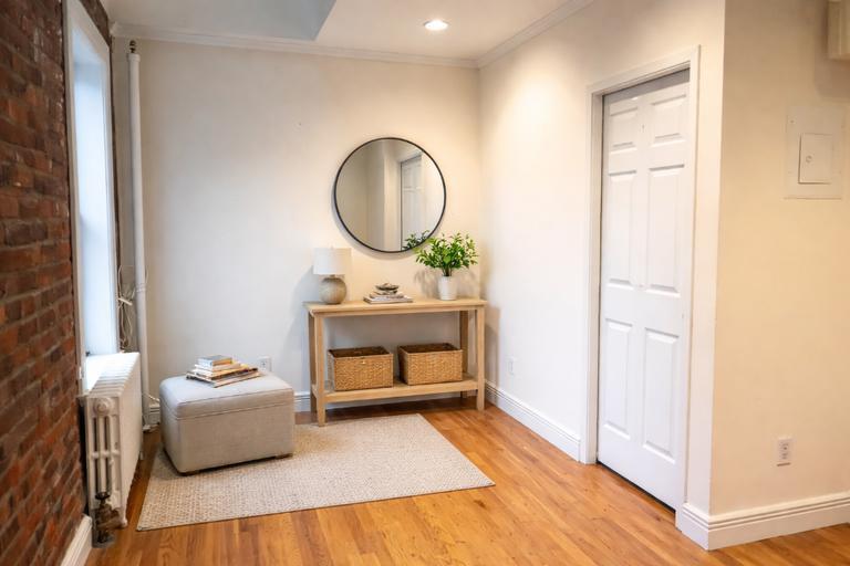 Building Photo - 234 Mott St