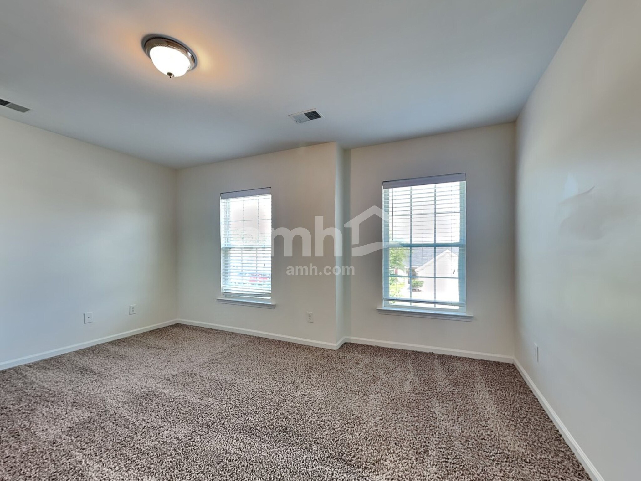 Building Photo - 407 Pine Hill Ln