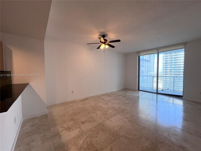 Building Photo - 1060 Brickell Ave