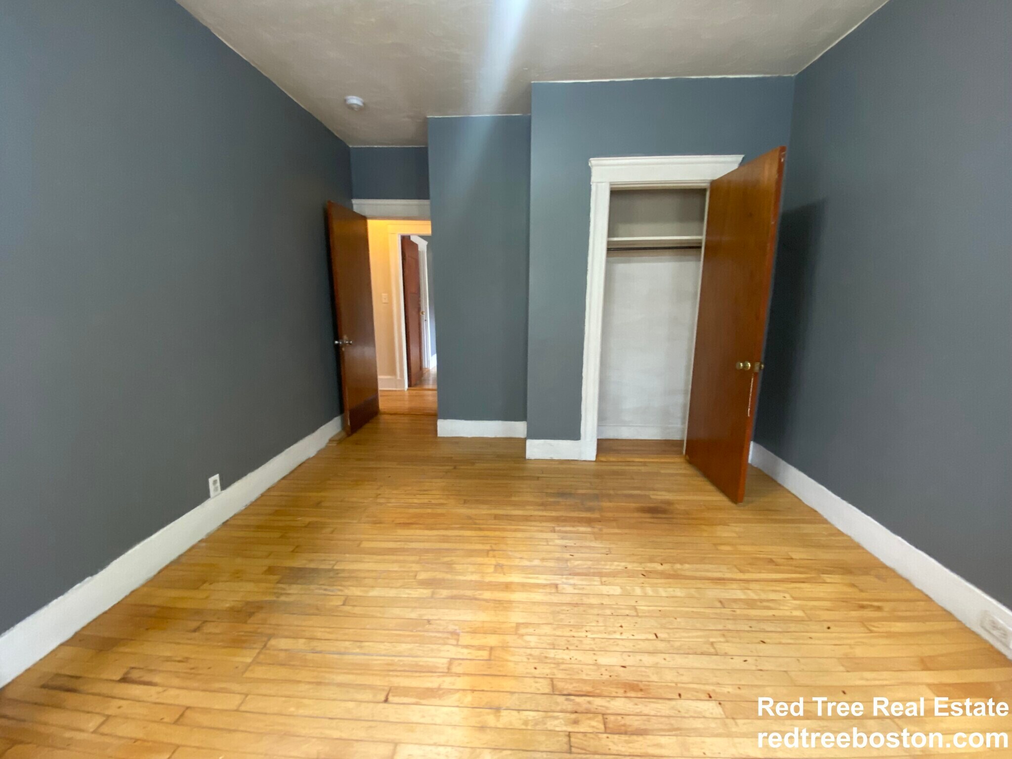 Building Photo - 12 Douglas Ave