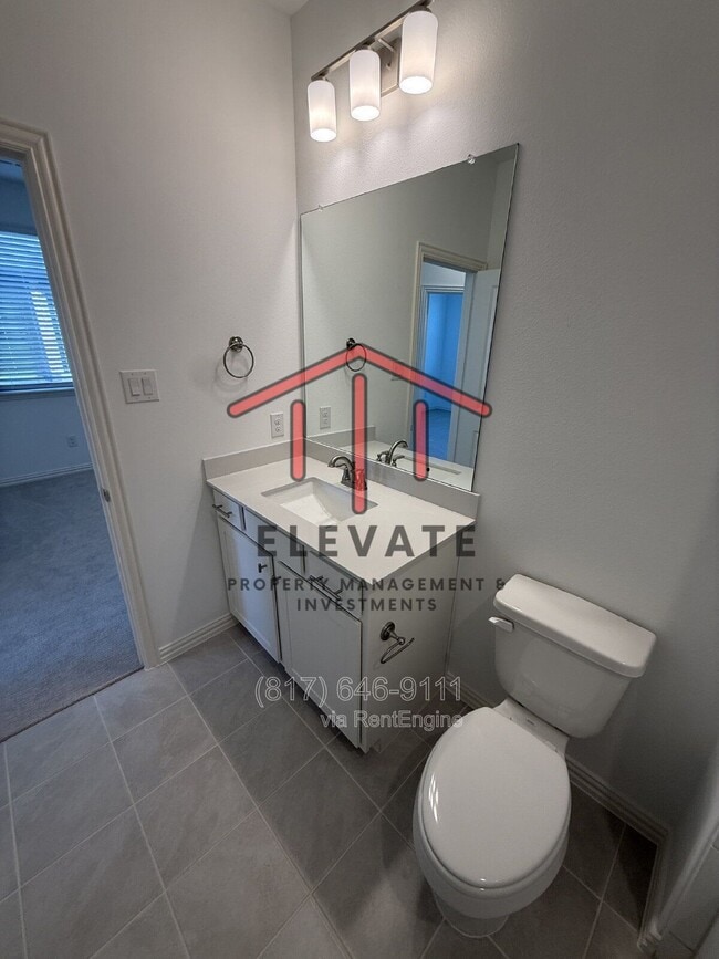 Building Photo - 724 4th St