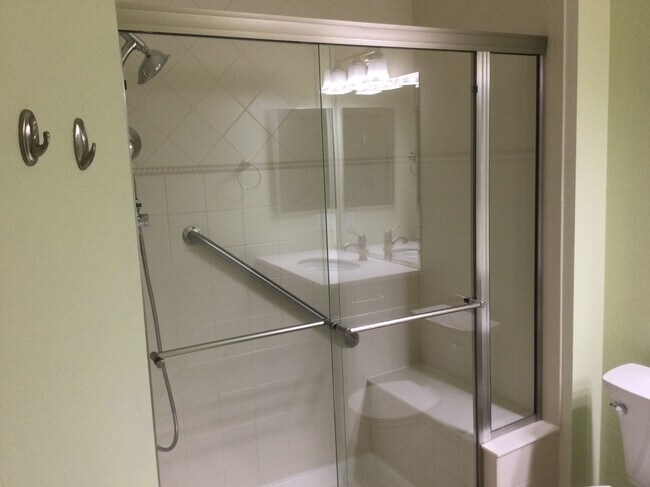 Master bath shower with bench - 2035 Grays Peak Dr