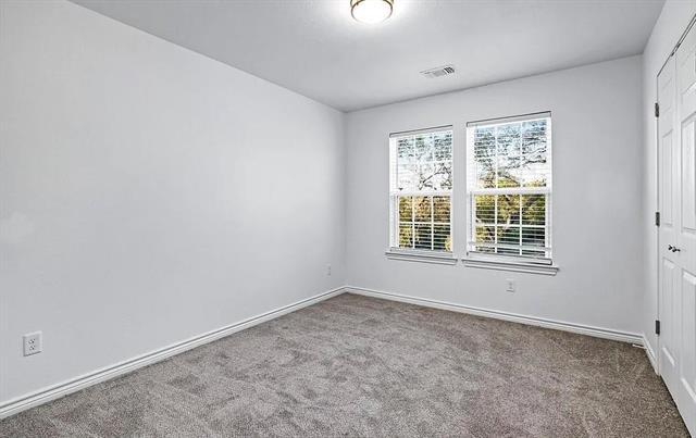 Building Photo - 406 E Elm St