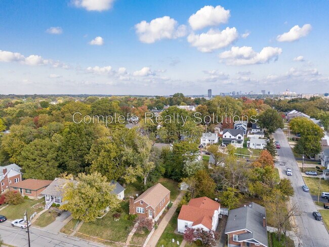 Building Photo - 8511 Florence Ave