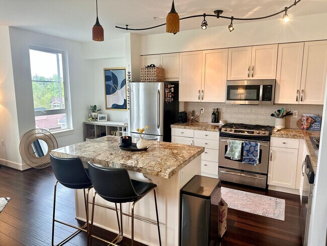 Building Photo - Starpoint Condominiums ~ Issaquah Highlands