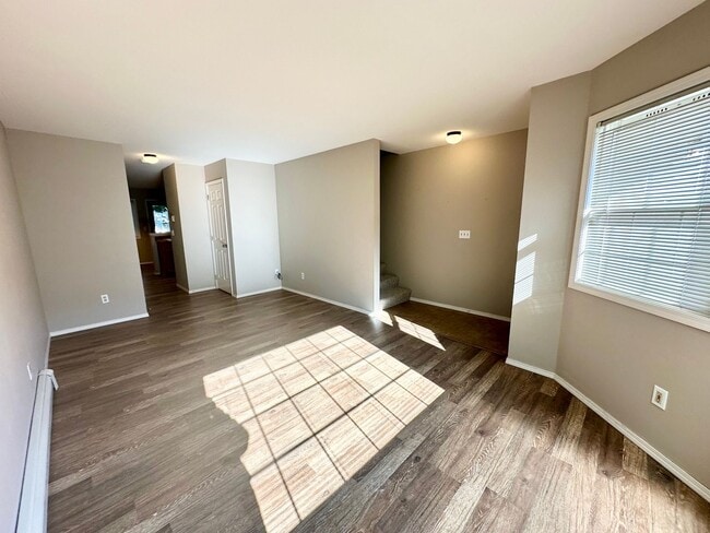 Building Photo - Introducing the Perfect Townhouse Steps Away from Central WA University!