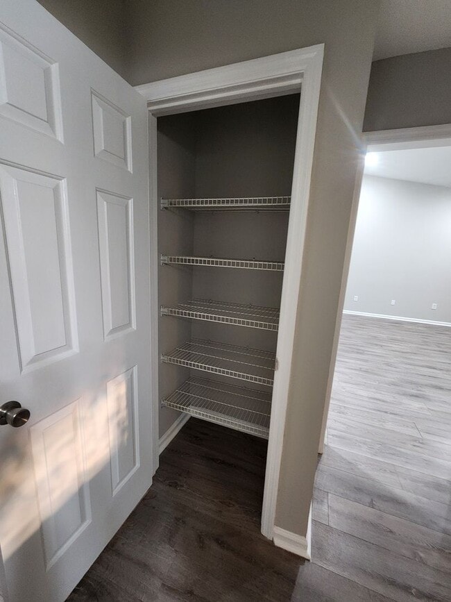Building Photo - Available Mid MAY -Newly Remodeled, 2 Bedroom, 2.5 bath townhome in Vernon River Plantation.
