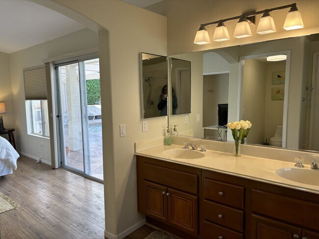 Building Photo - Furnished or Not! Gated, 3 Bedrooms, pool/spa