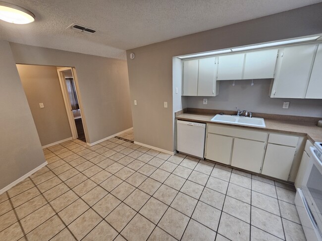 Building Photo - 4371 Azora Rd