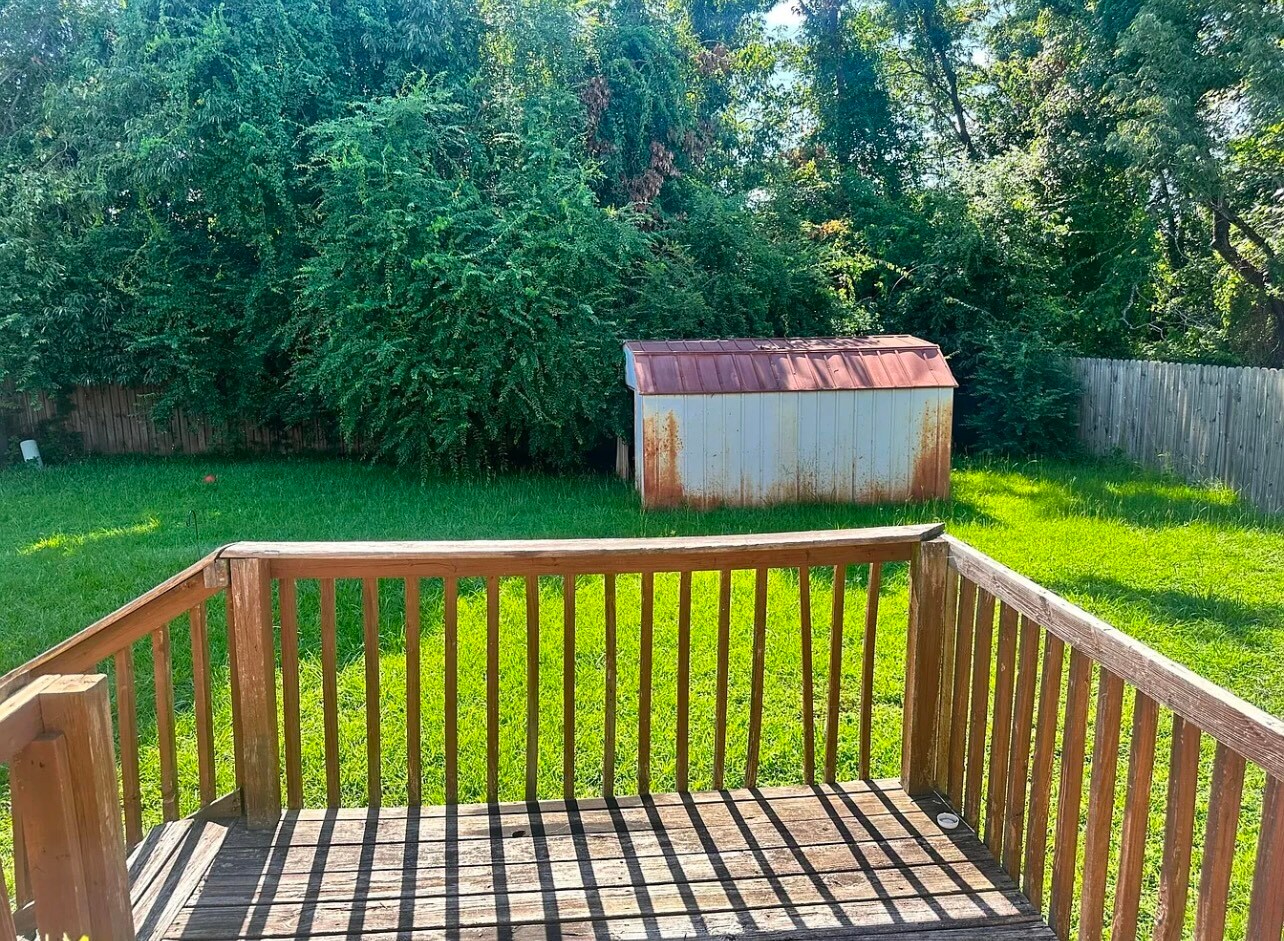 Building Photo - 1565 Hathaway Dr