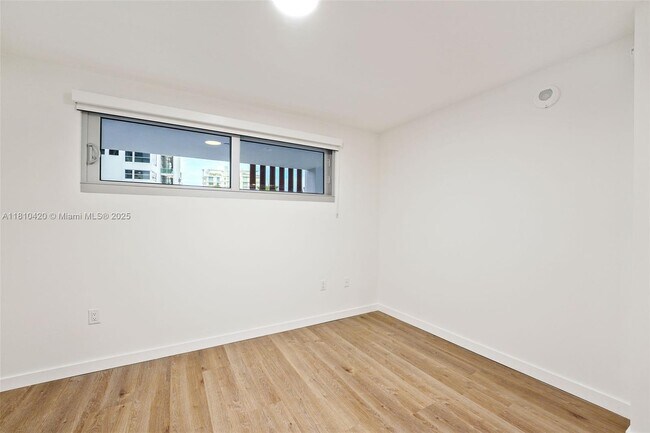 Building Photo - 1500 Bay Rd
