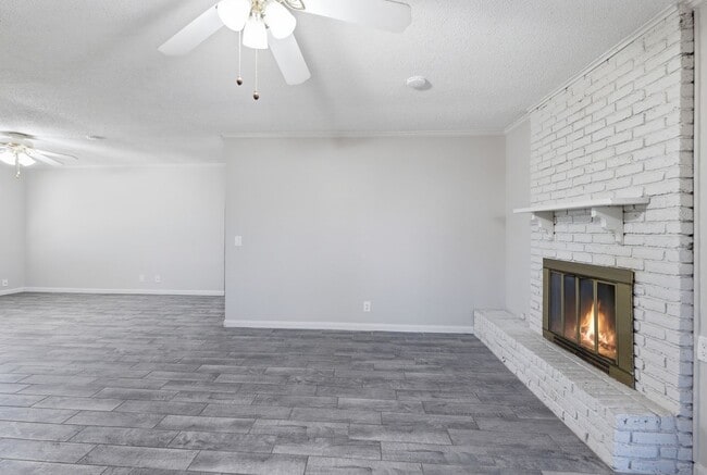 Building Photo - Cute 3 bed 1.5 bath home with a large yard and quite living in the highly desired Bixby Public Sc...