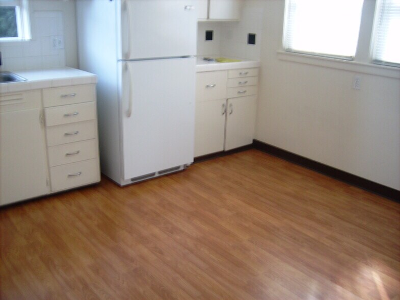 Building Photo - 440 Leland Ave