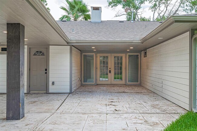 Building Photo - 2402 Chimney Rock Rd